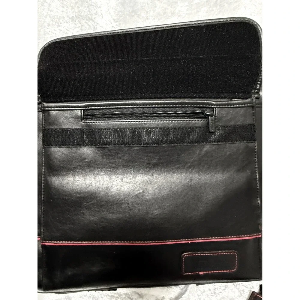 Targus Black Leather Laptop Messenger Bag Red Stitching Tech Case Carry‎ Strap